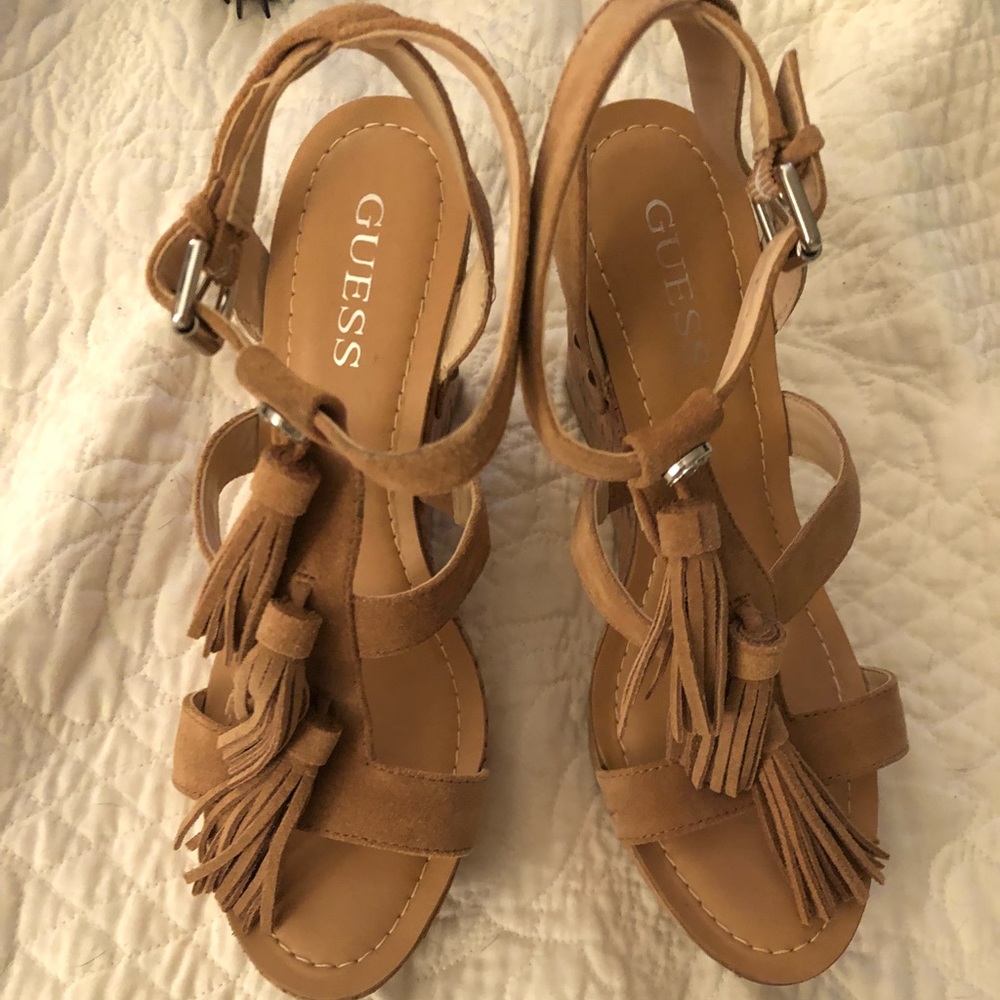 NWOT GUESS Wedge Size 9.5